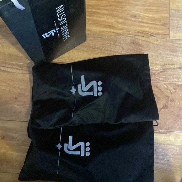 Shane Justin Kitten Heel Never Been Worn! - Picture 7 of 8